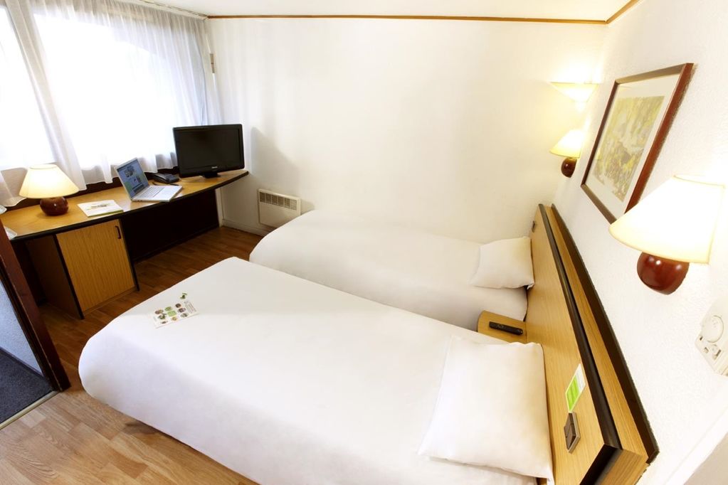 Campanile Nantes Saint-Sebastien-Sur-Loire Hotel Room photo